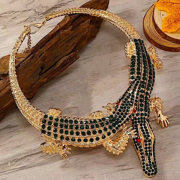 Gold Crocodile Alligator Choker Statement Necklace Double Headed  Emerald Green - Picture 4 of 6